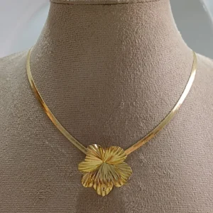 792550_1dda07d938a2481294e676db5a348052mv2.webp Chocker Flor Grande - CK011