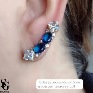 792550_9377613c1e364c48ad526034f3a5717bmv2.jpg Brinco Ear Cuff Zircônias Azul e Cristal - EC002