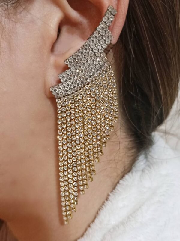 Ear Cuff em Zircônias M - FZ011
