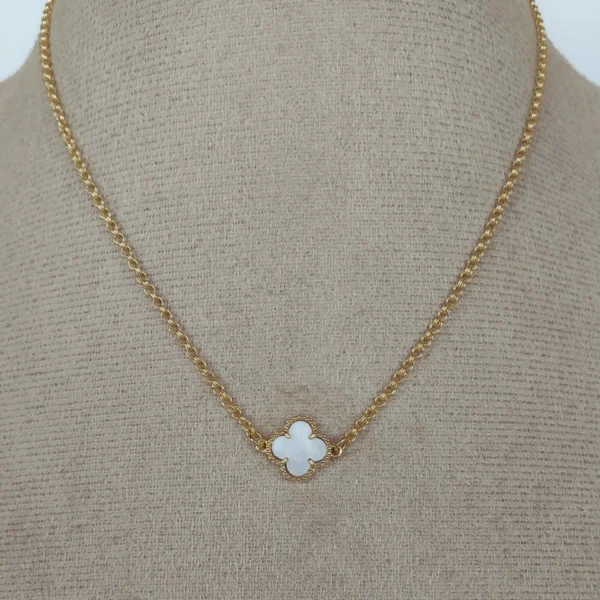 792550_b2892335baf64694b3612703433683edmv2.webp Chocker um Trevo Perolado - CK006