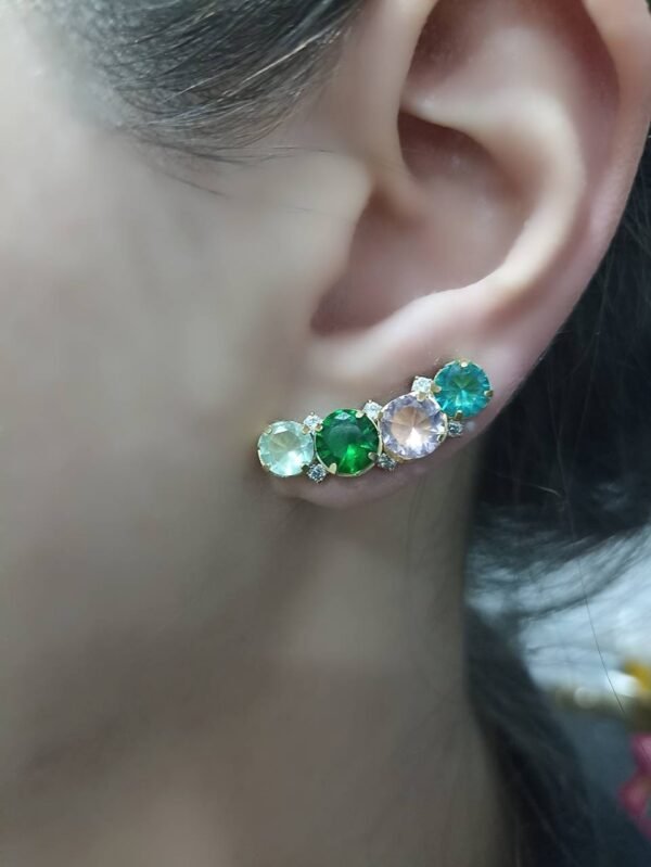 792550_ca01b68b9872449eafcaa6f578118deemv2.jpg Ear Cuff em Zircônias Coloridas - EC015