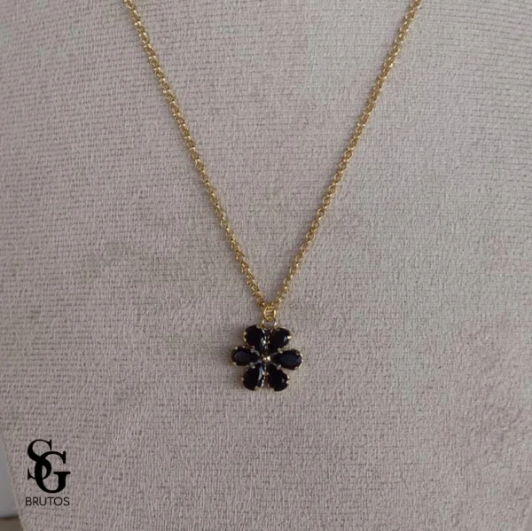 792550_d489c47595bf45d1b5bd0b87c31c1becmv2.webp Colar de Flor de Zircônias Preto - CL091
