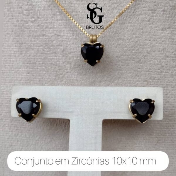 792550_fd2fbd4c79744d828310ce1a2f4a711amv2.jpg Conjunto Zircônias Coração Preto - CZ005
